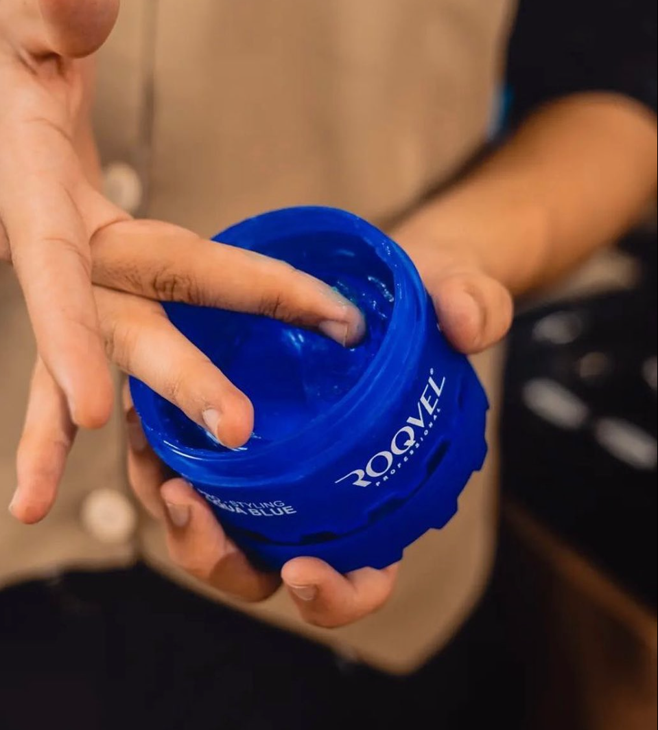 ROQVEL Professional - Aqua Blue Hair Styling Wax 150ml by ROQVEL - Model 02